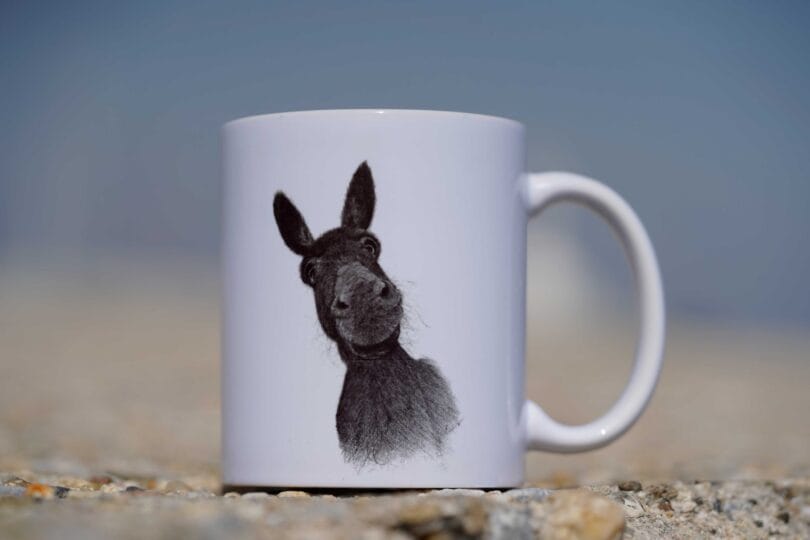 Cup with “Donkey love” print 101